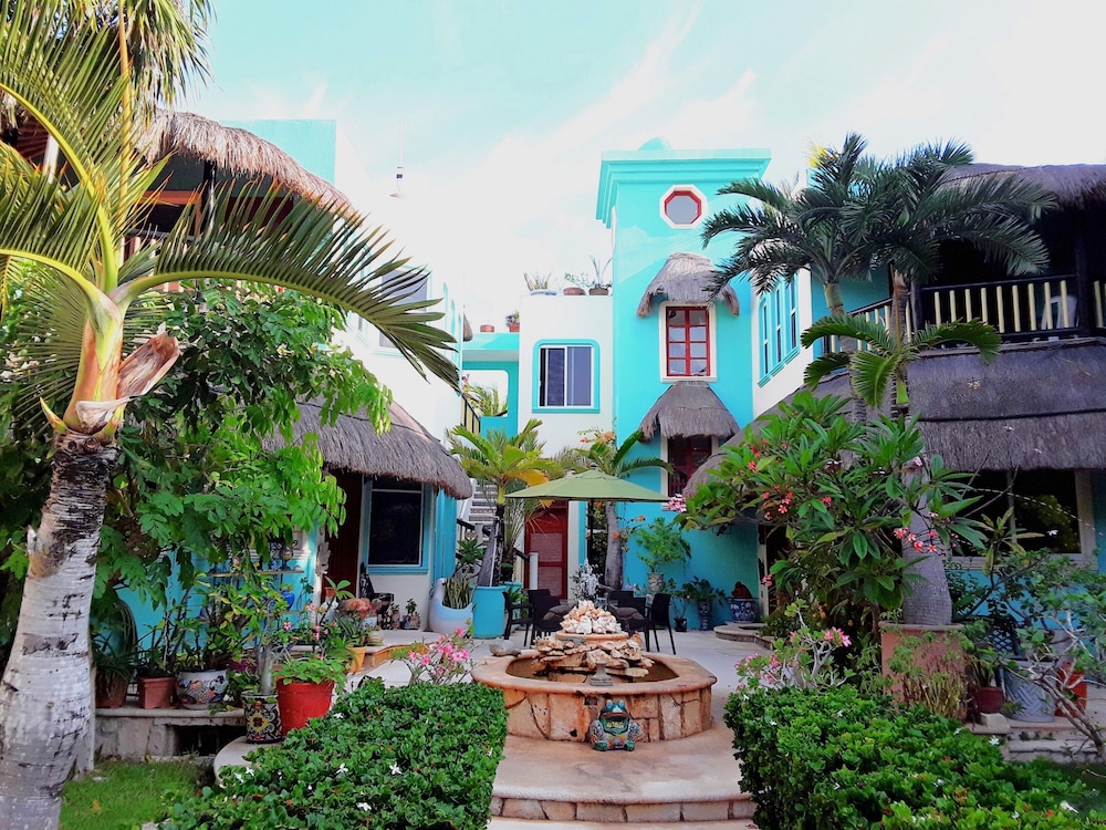 Hotel Casa Gatos - Image 1