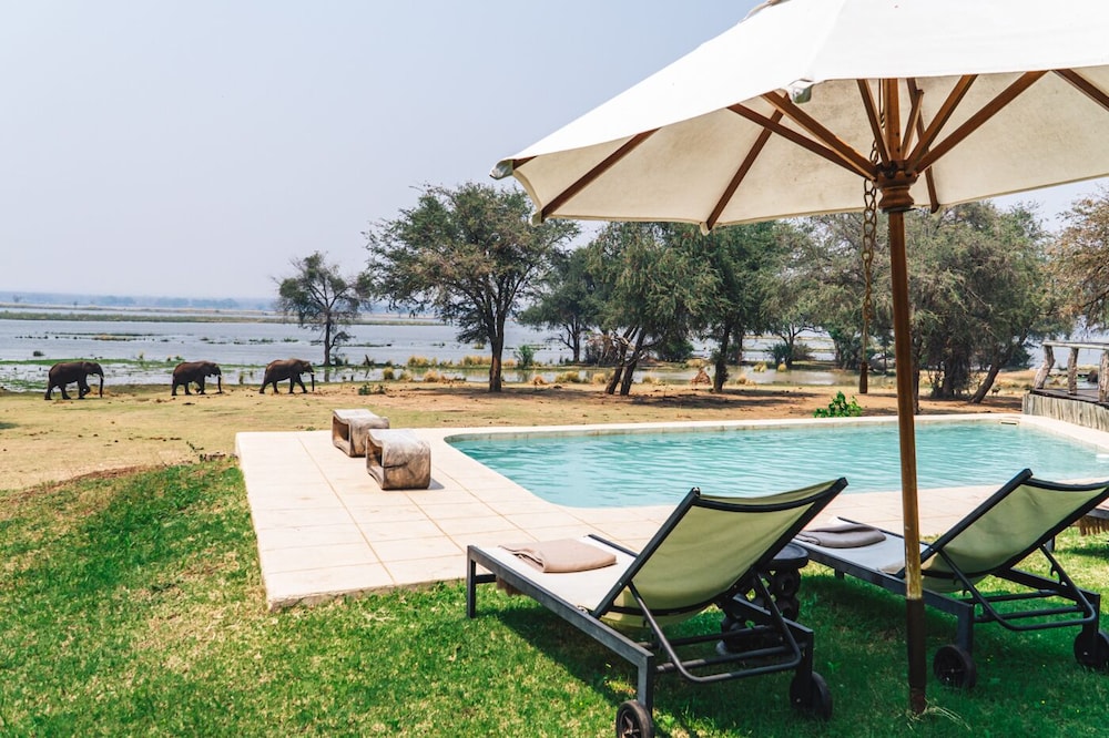 Anabezi Camp