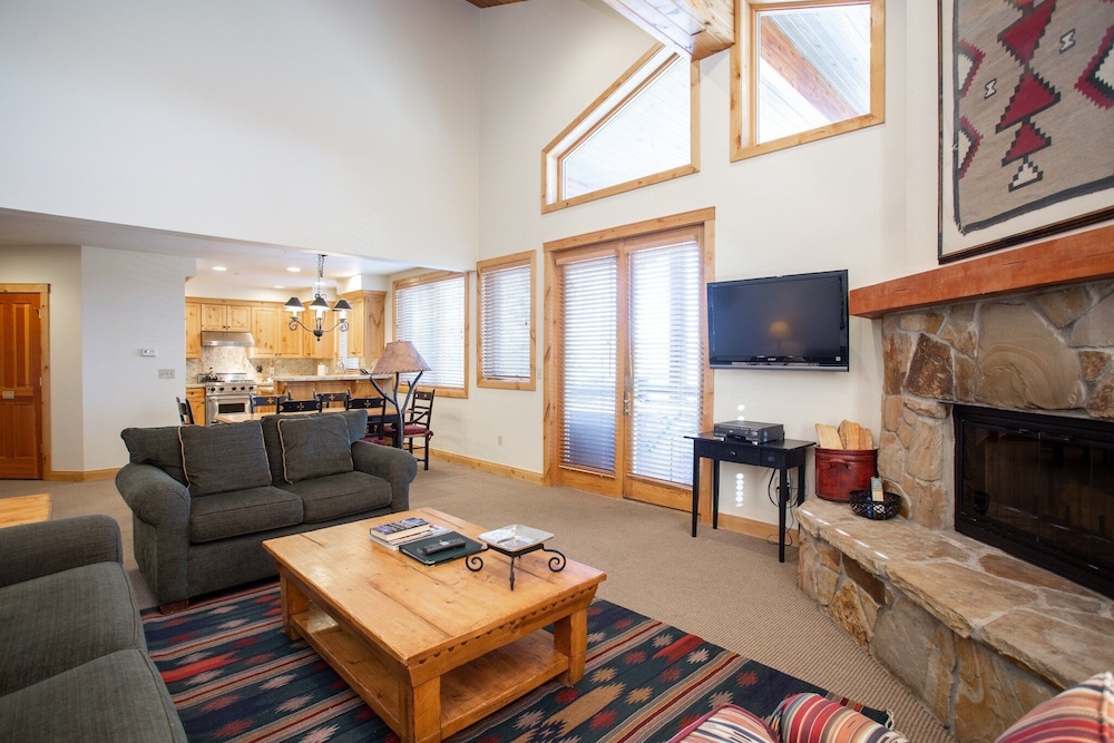 Trail's End Lodge at Deer Valley Resort - One Bedroom Residence with Spa #305 1 Condo
