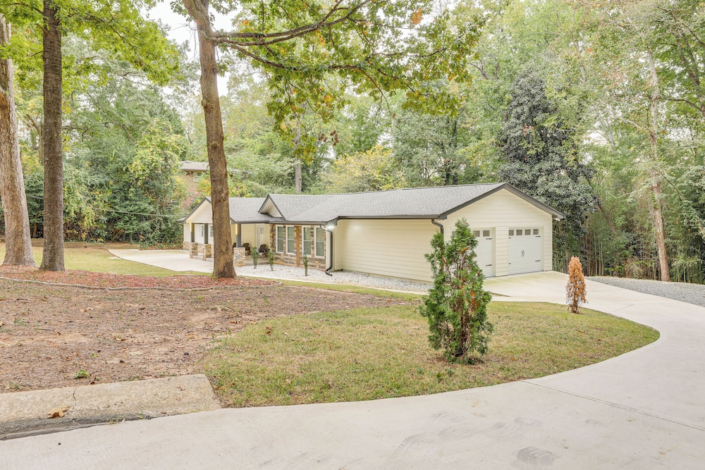 2 Mi to Truist Park: Marietta Home w/ Pool Table view 5