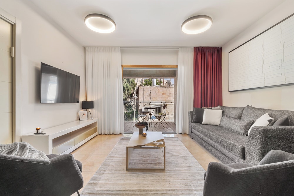 King David Court - Isrentals