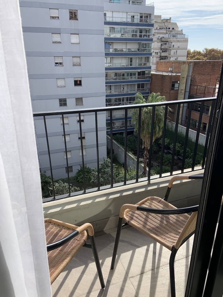 Monroe Suites