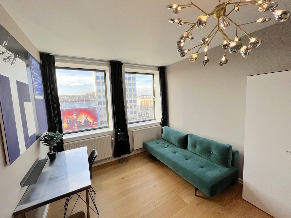 102m2 Scandinavian Design Prime Location Prof Cleaning
