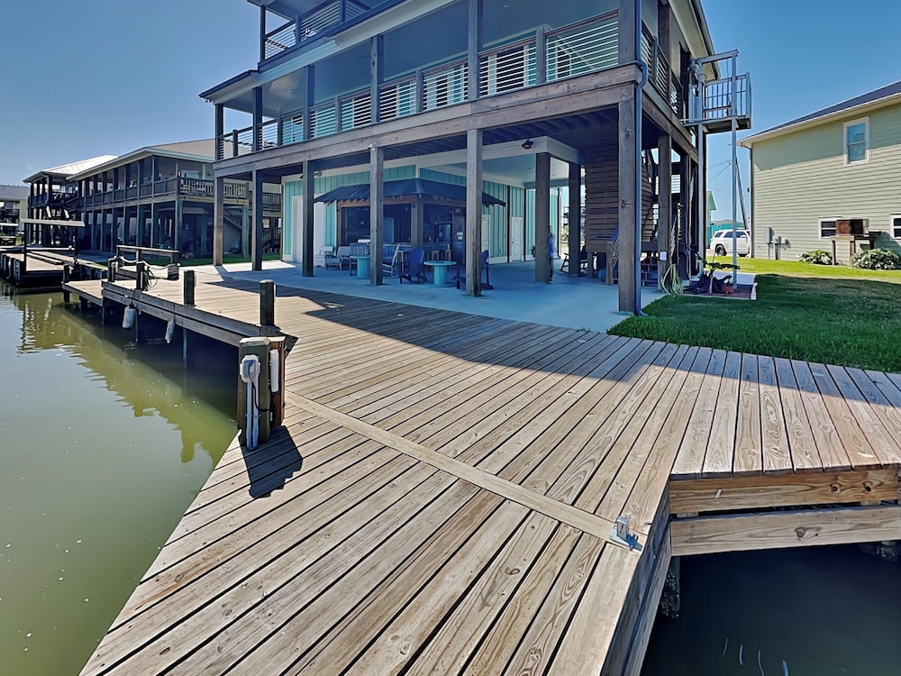 The Salty Dog at Copano Bay by Miss Kitty’s