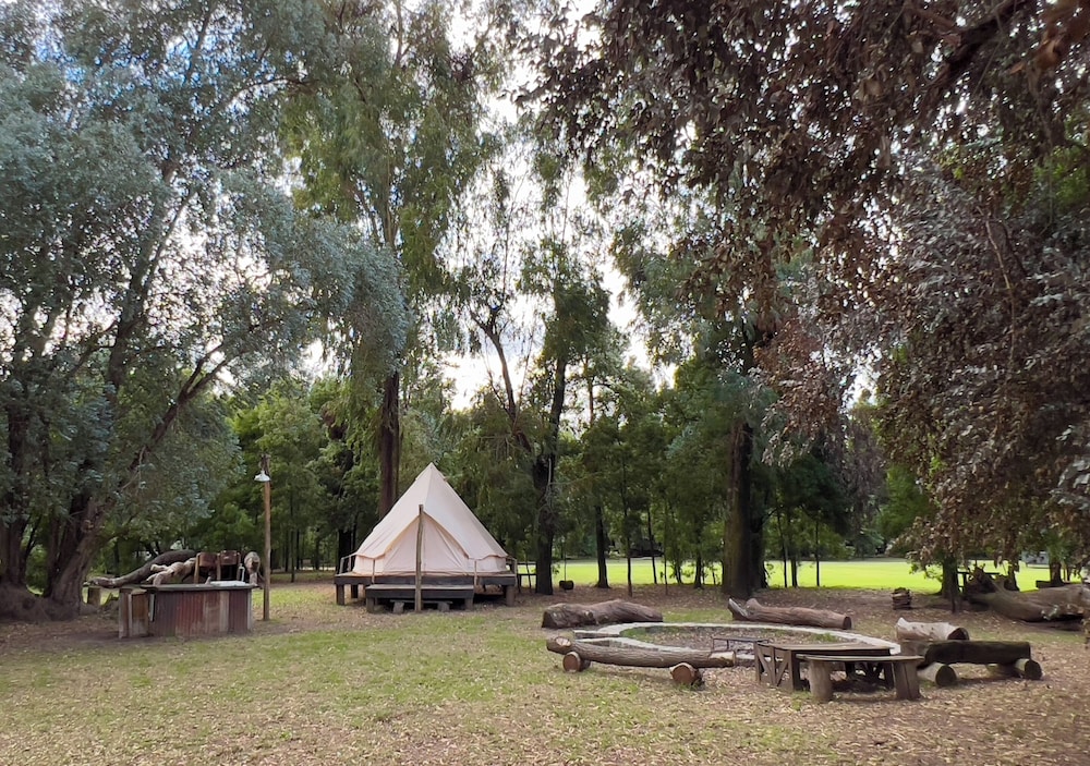 REFUGIO Natural Glamping