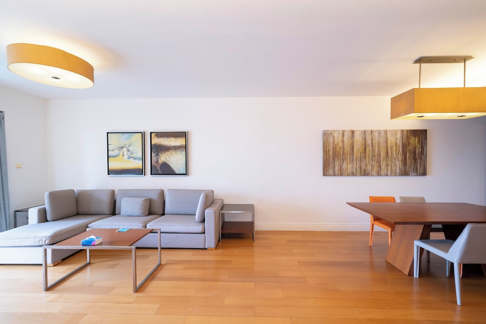 Tyms Stylish 2BR 1BA Apt Xujiahui Metro