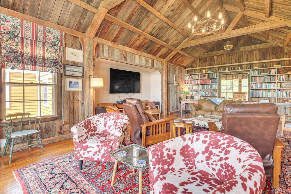 Expansive Retreat on 280 Acres in Lake Placid!