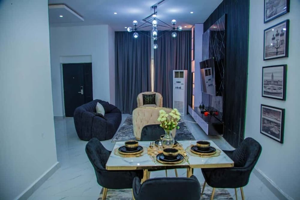 Aviv Luxury Homes