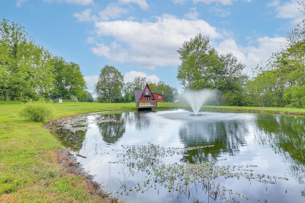 Hot Tub, Fire Pit, Bbq, On-site Pond: Kenton Cabin