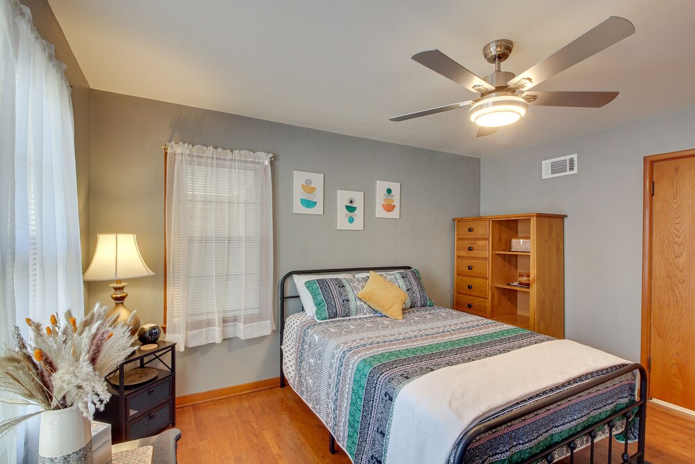Missouri Escape w/ Furnished Patio, Near Downtown!