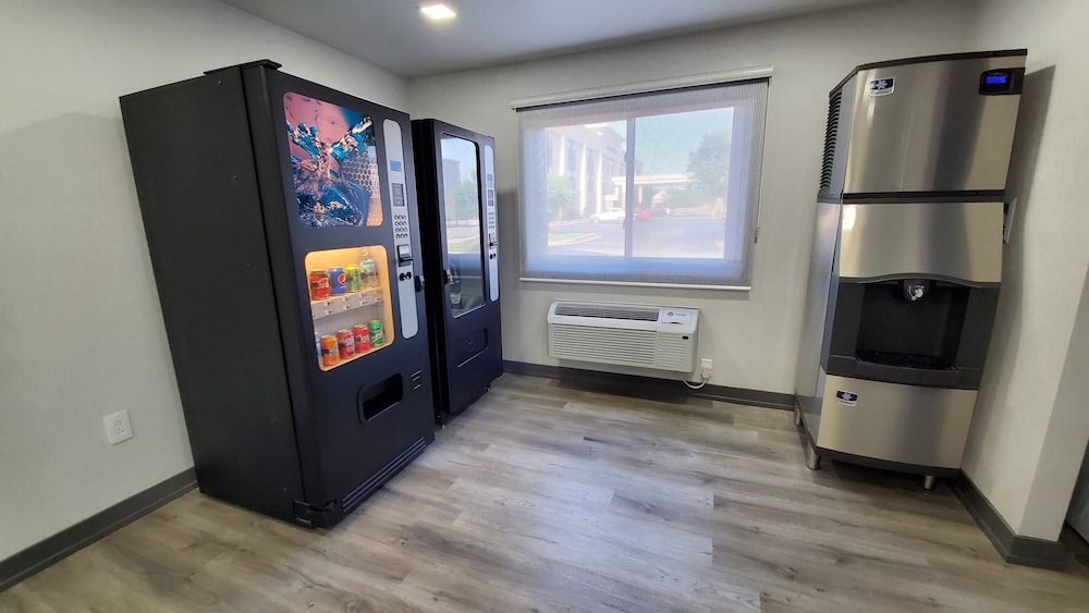 Travelodge by Wyndham Elkhart