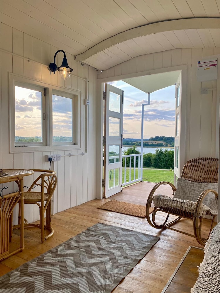 The Hide At Manton Bay Glamping Retreat