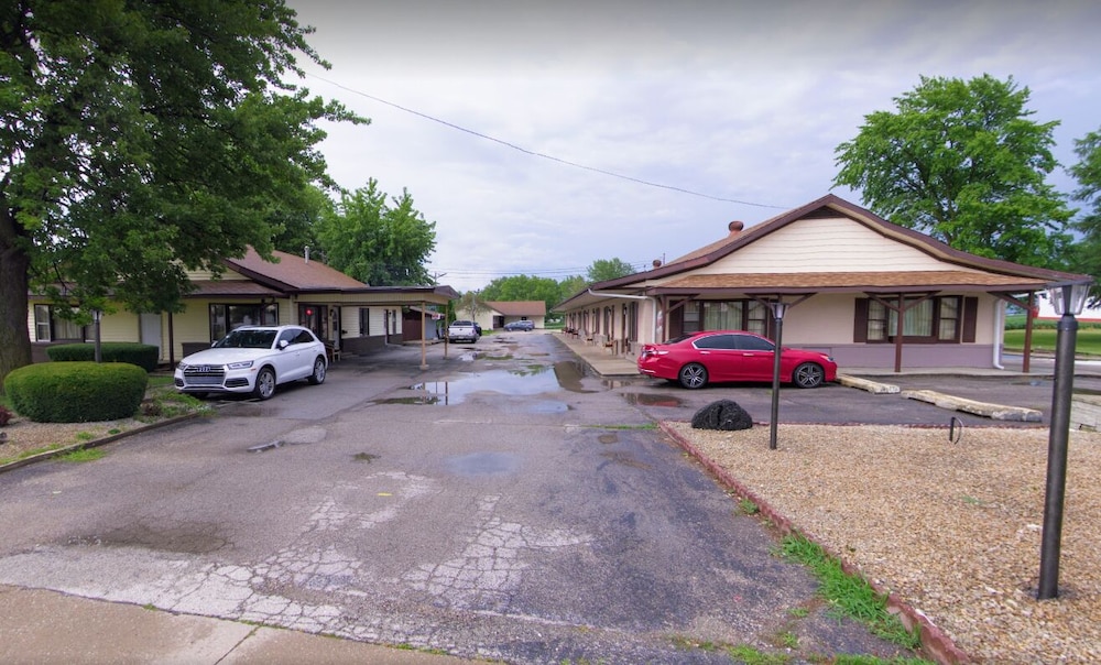 Budget Host Inn - Property Image 4
