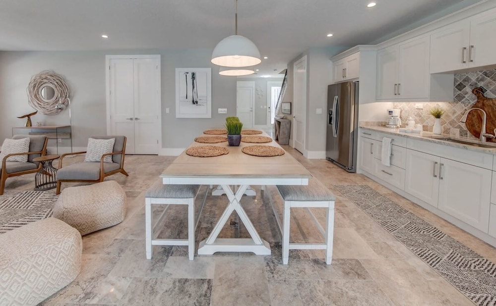 Villa Nautilus Steps Away From the Beach - New Lux 3 Story Pool Hot Tub Home With Elevator