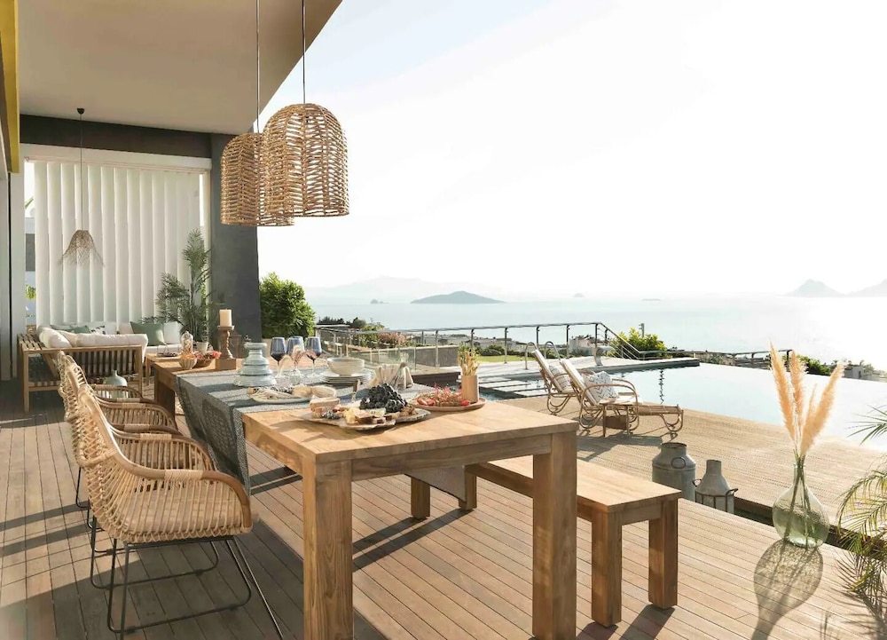 Marinhill High Luxury Property