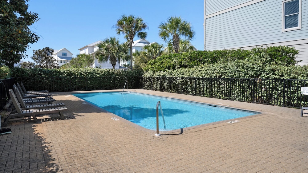 5BR Sleeps 14 in Seagrove Beach, Golf Cart, 6 Bikes, Pool + Free Attractions!