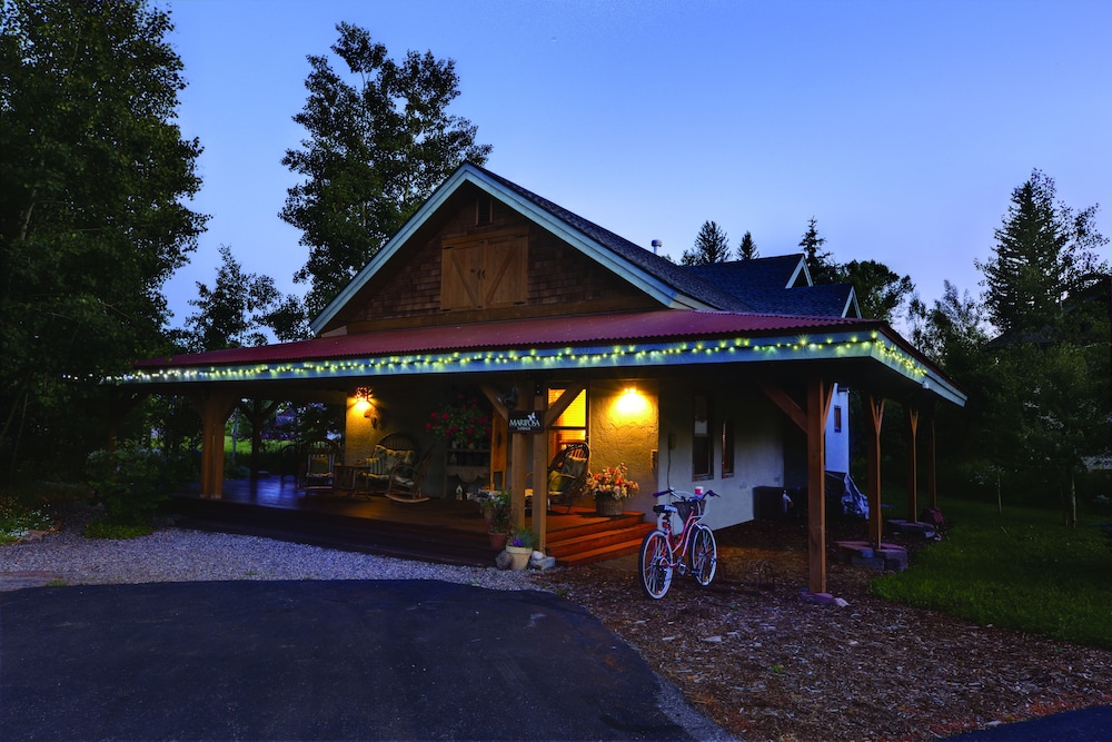 Mariposa Lodge B&B