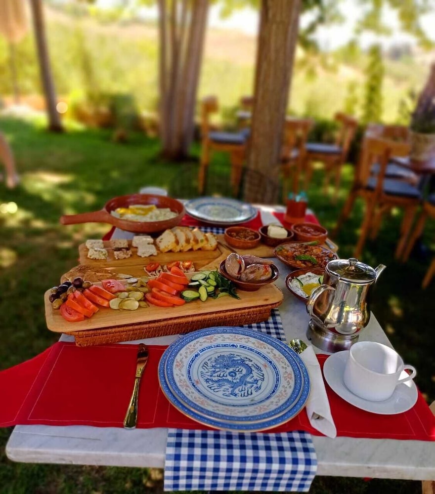 Laklouk 1808 lodge by Hansa