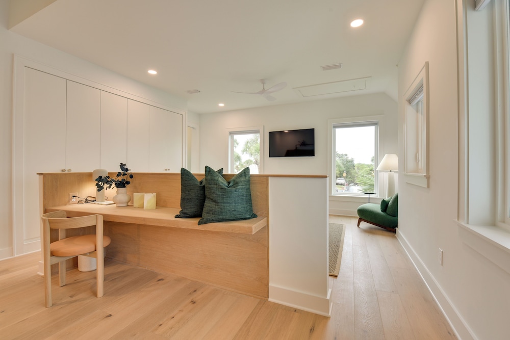 Stroll to Shore, Modern Santa Rosa Beach Duplex!