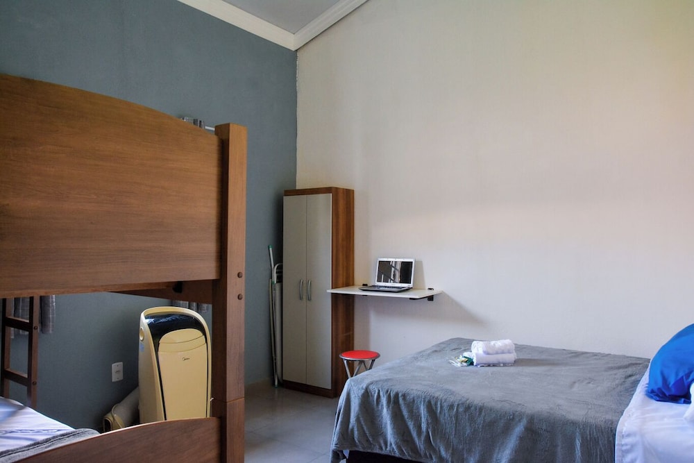 Casa com Garagem e Churrasqueira em Tima Regi o