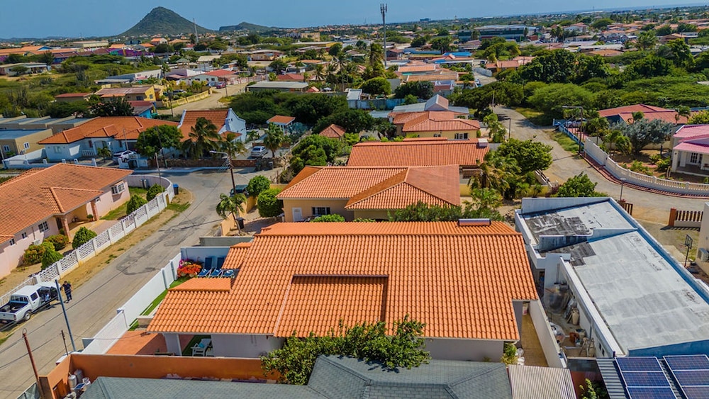 Remodeled 3br2ba Cozy Central Private Pool