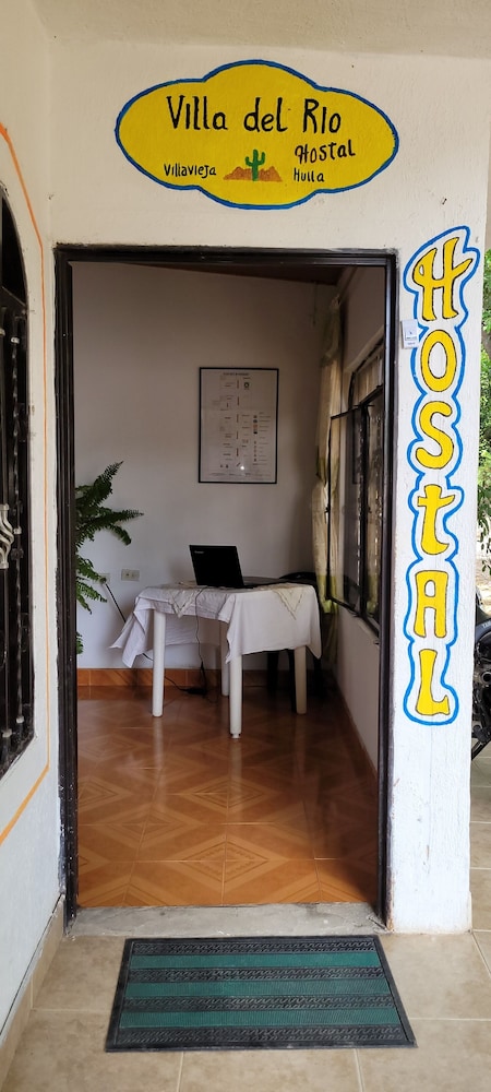 HOSTAL VILLA DEL RIO LAS BRISAS