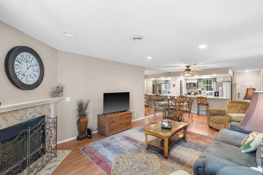 River Song Condo for 4