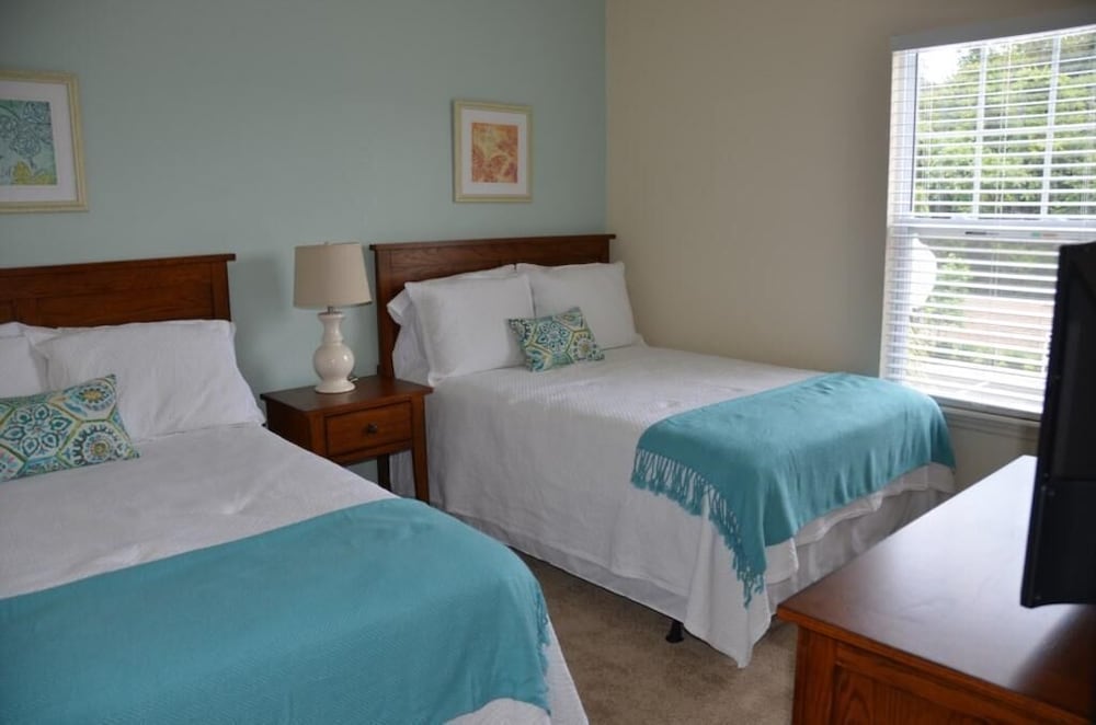 Lucaya 4 Bedrooms 3 Baths Townhome! - Image 4