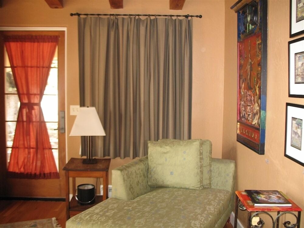 Bear Mountain Lodge
