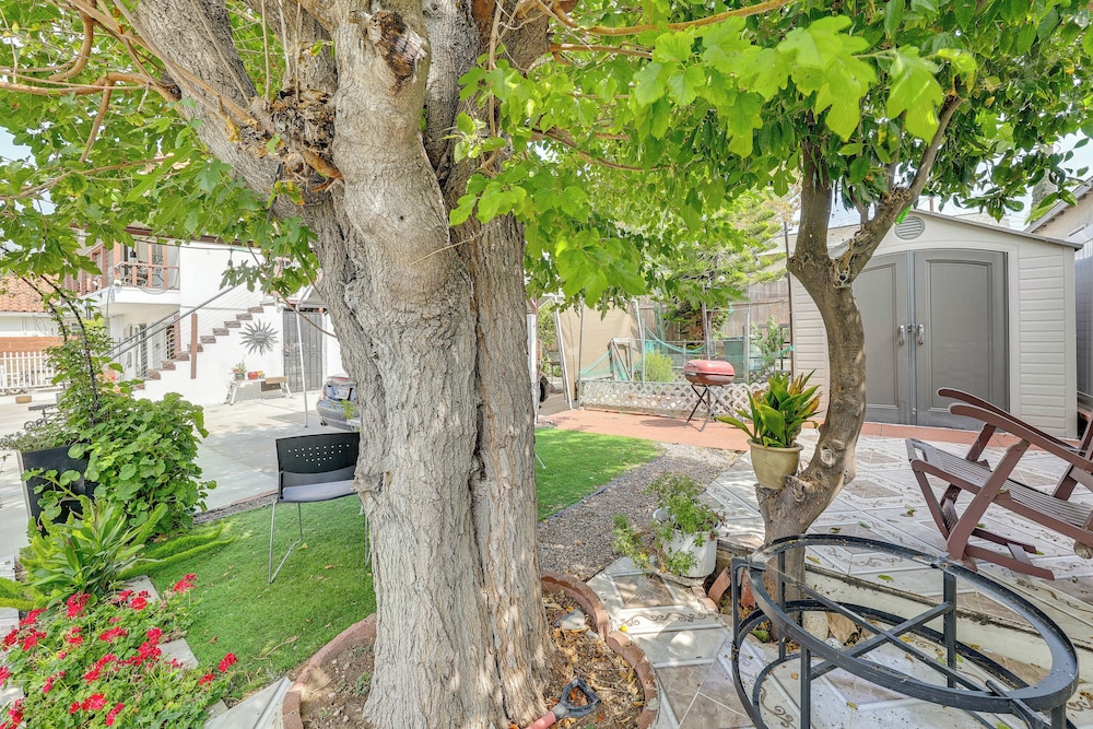 Fullerton Home Base: Easy Access to Dtwn + Csuf!