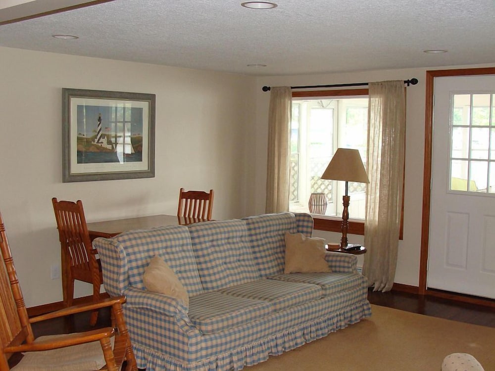 Coldwater Vacations - On Pointe Lakefront Resort - Property Image 5