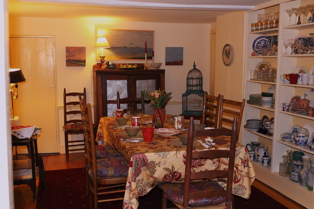 The 1720 House