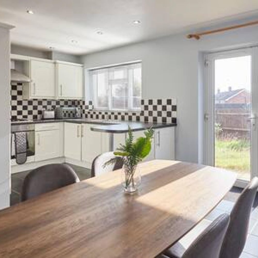 Host Stay Tibshelf House view 4