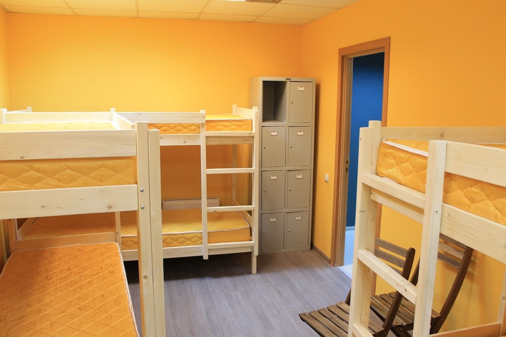 Landmark City Hotel - Hostel