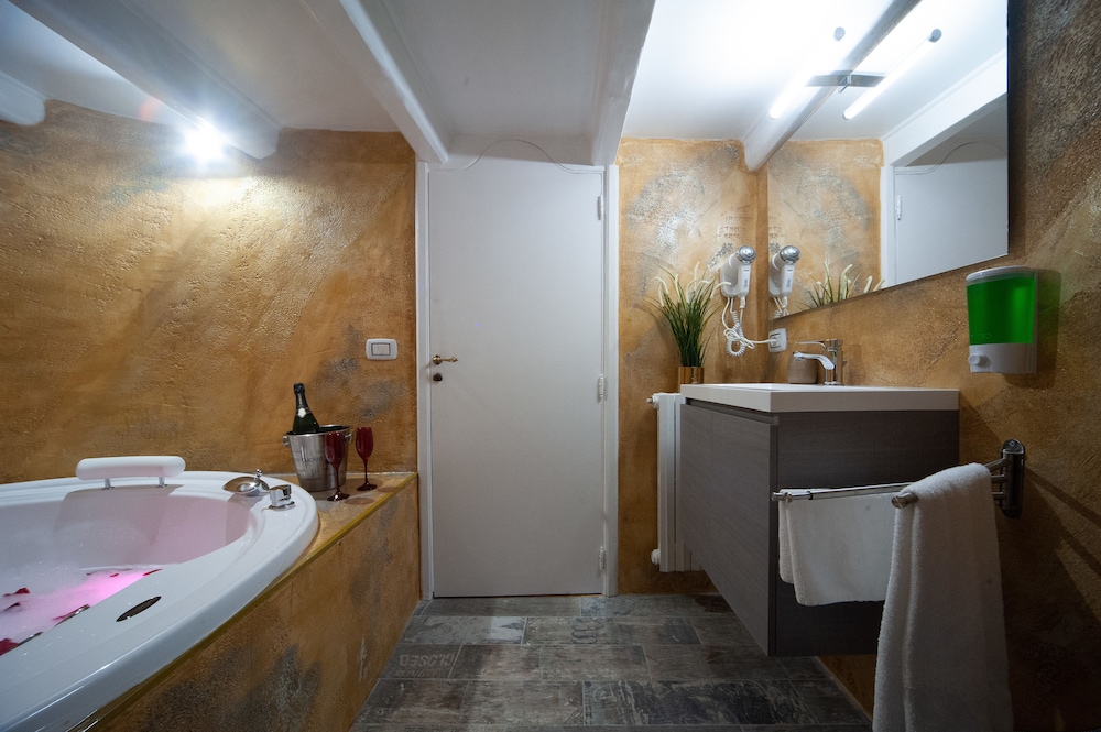 StarHome NAVONA