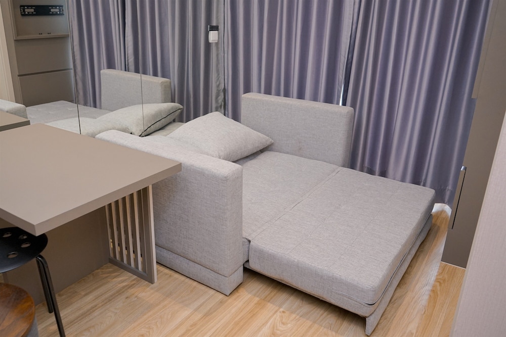 Nice and Cozy 2BR at Parkland Avenue Apartment