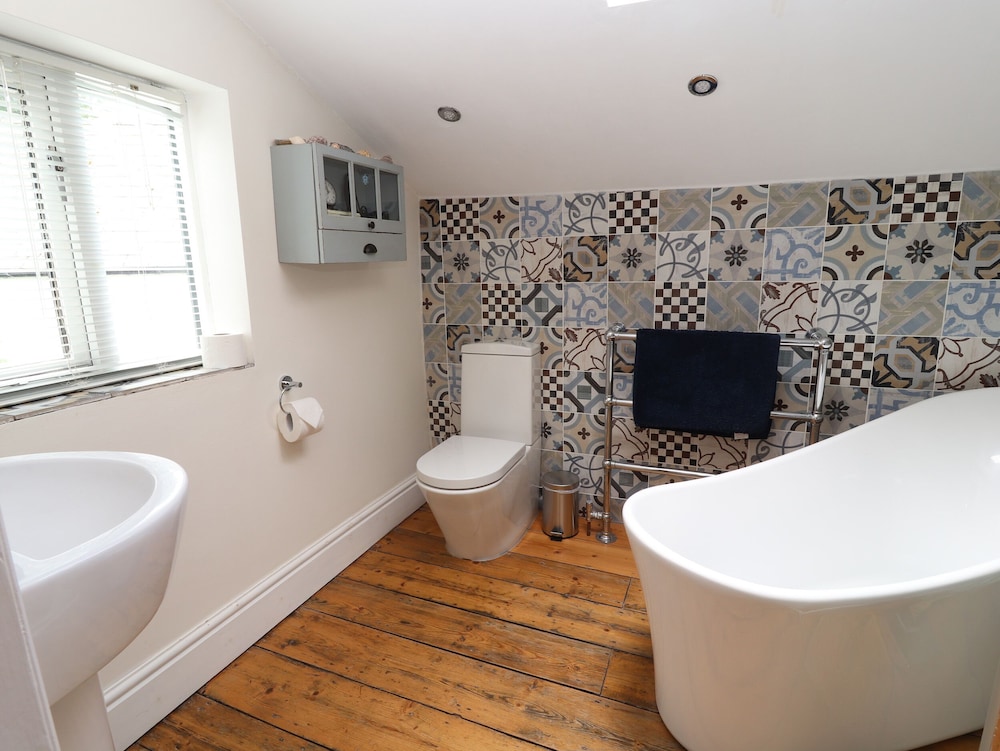 2 Ashby Place