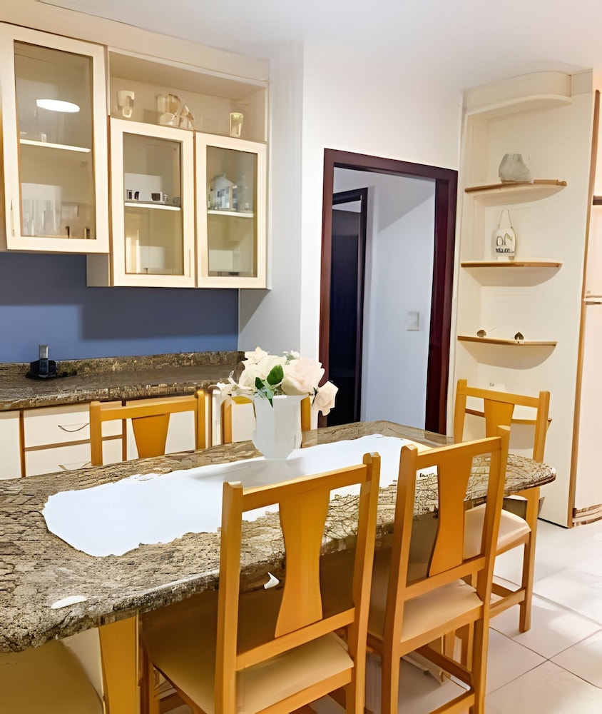 Casa 3 suites 1 quarto piscina AC 10 Hos