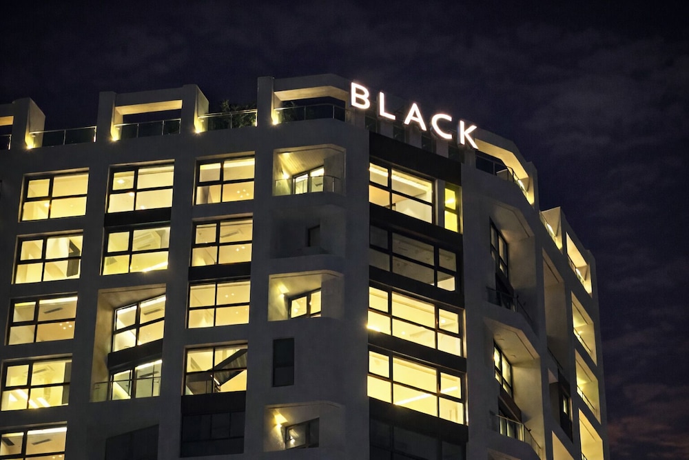 Caelum Black Gangnam Luxury Apt