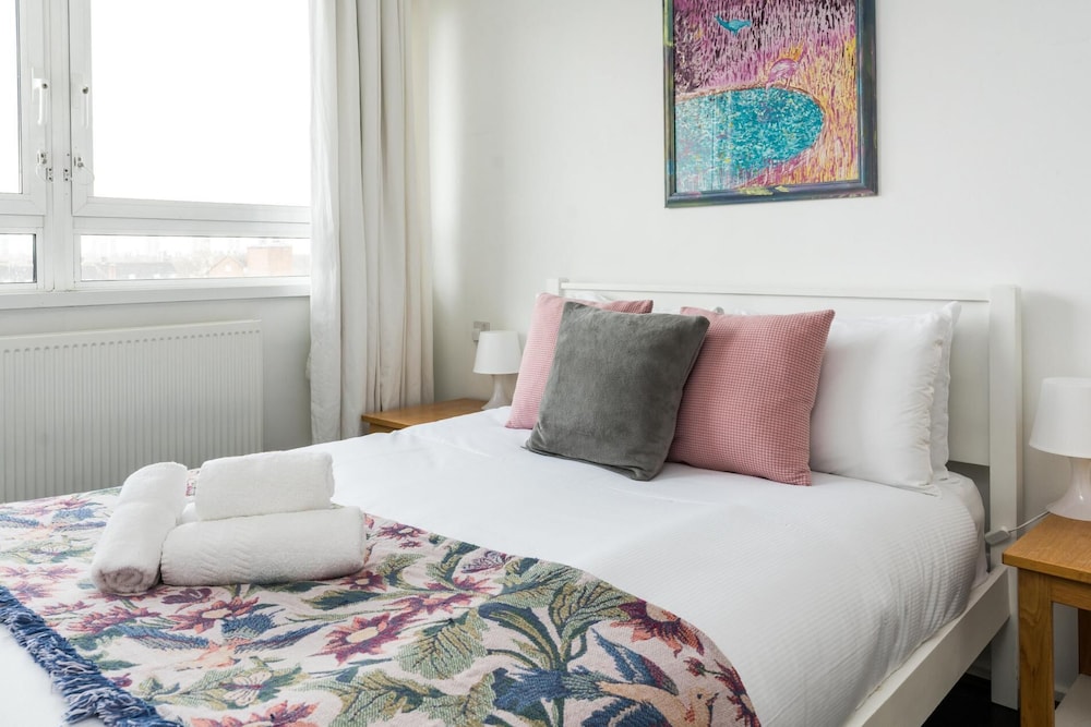 A Skyhigh Stay for 2 in Vauxhall London