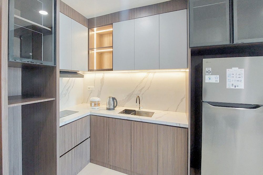 Elegant 2BR Apartment at The Reiz Condominium Medan