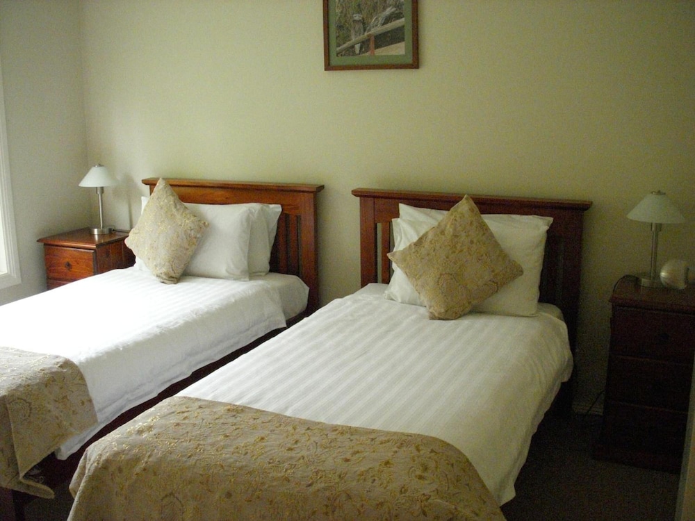 Clarendon Chalets
