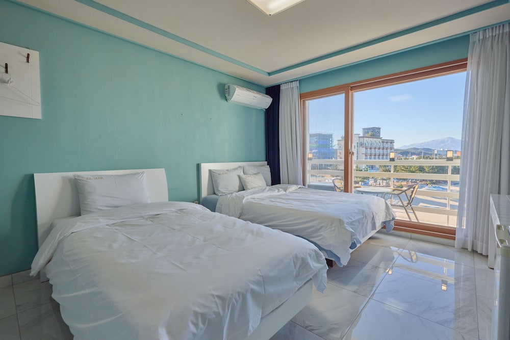 Elmar Condotel