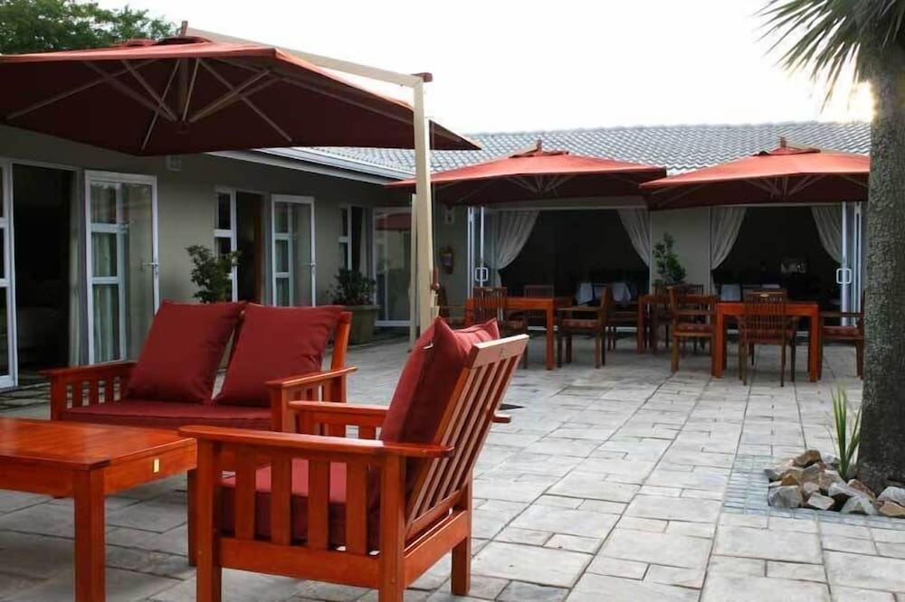 Flying Falcon Guesthouse