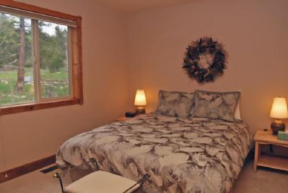 Trailside Villa