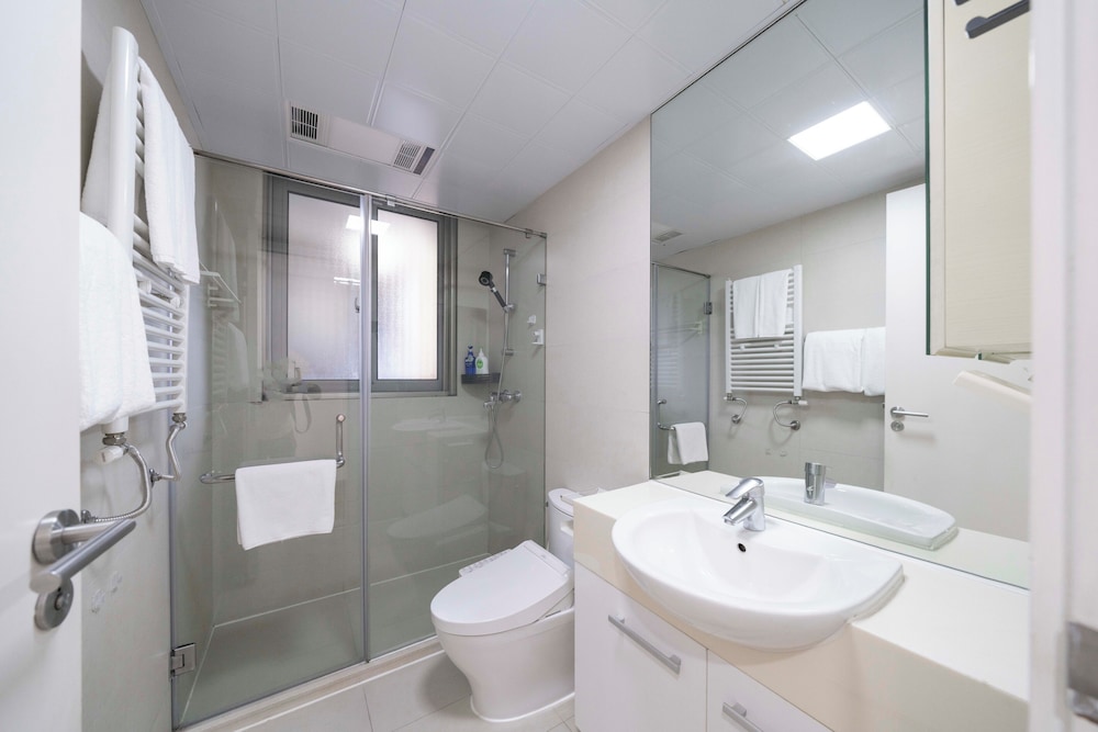 Tyms 3BR 2BA Apt Near Metro