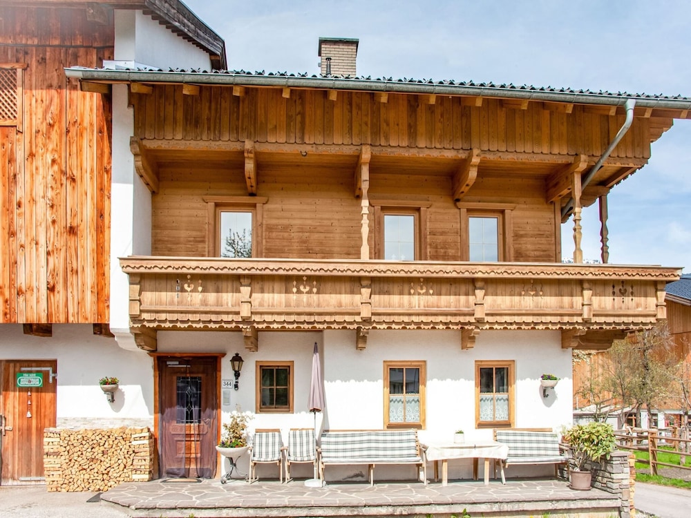Lovely Apartment in Hainzenberg Next to Forest