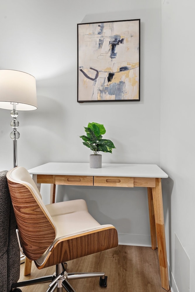 Furnished Apts near Harvard Stadium