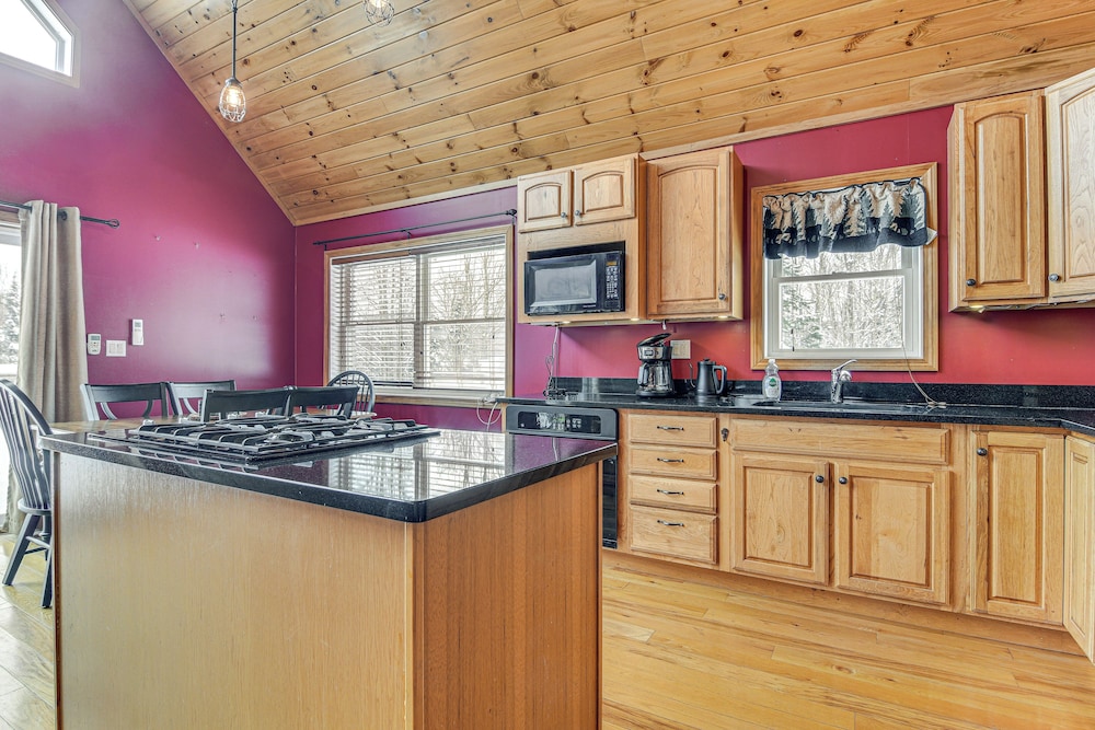Snowmobiling On-site: Secluded Vermont Getaway