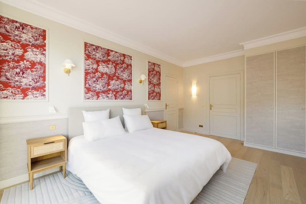 Luxury sea View 3br-2ba With Services in Deauville